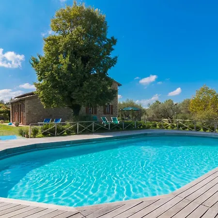 6 Bedrooms Umbrian Farmhouse Villa
