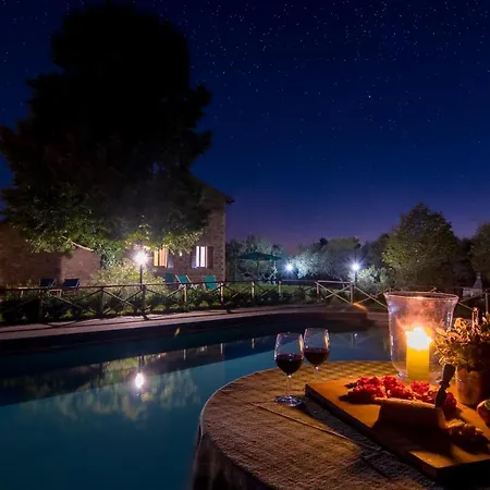 6 Bedrooms Umbrian Farmhouse * Torgiano