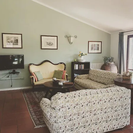 6 Bedrooms Umbrian Farmhouse טורג'אנו